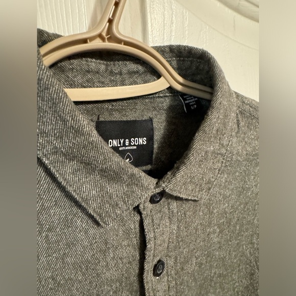 Grey Button Down Men’s - Picture 3 of 3
